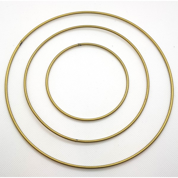 Aros metálicos dorados