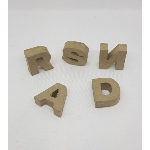 Letras de papel maché