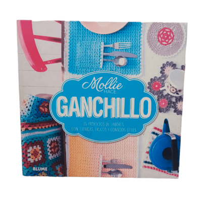 Mollie hace ganchillo